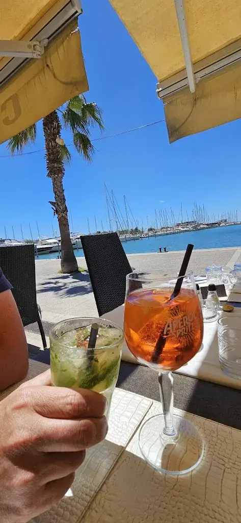 Severine Troyaux_Le Clippers_Grande-Motte_review