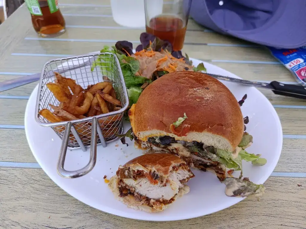 Le Bar Qui Mange_Magland_slider_image_3