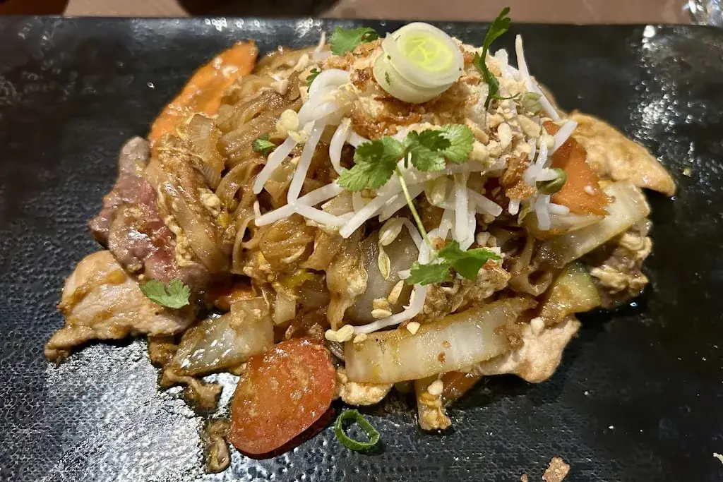 Jenn Roehrkasse_Majestic Orchid_Grande-Motte_review