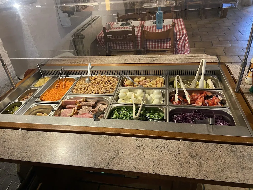 Auberge Saint Hubert restaurant in Malataverne