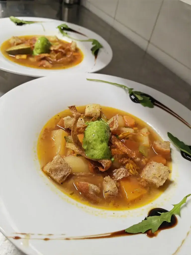 Mariella Silvine_Le Poséïdon_Grande-Motte_review