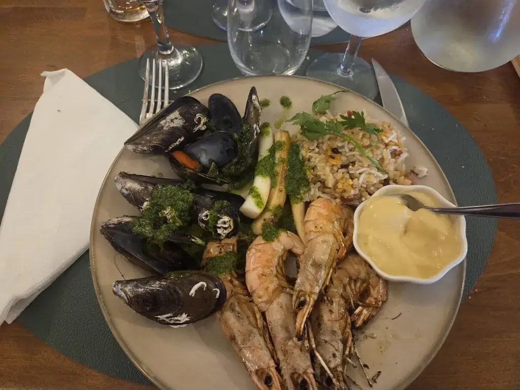 Elisa Guillermin_L'Inter Val_Labastide-Rouairoux_review