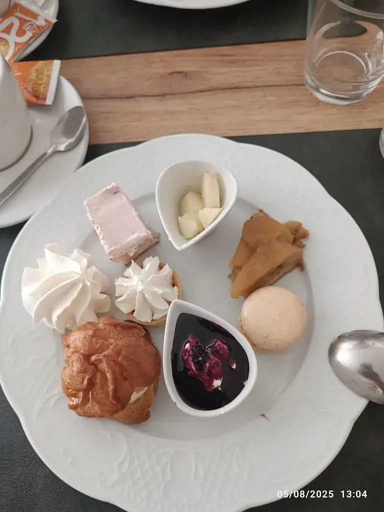 Nathalie_Le Café du Midi_Lacapelle-Marival_Bewertung