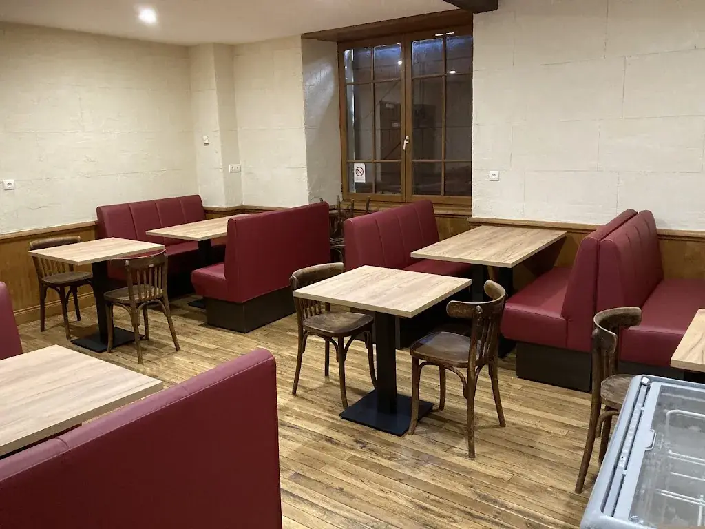 Le Café du Midi_Lacapelle-Marival_slider_image_1