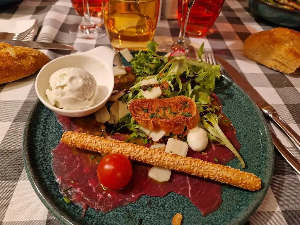 Florence Granouillac_Green Countryside_Lacroix-Falgarde_review