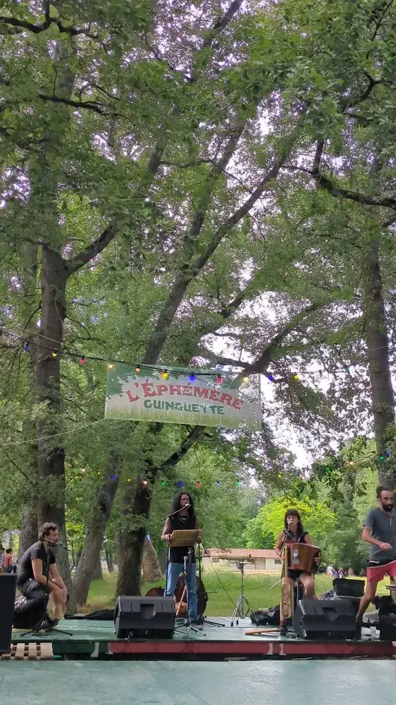 Magdalena Bullivant_L'Éphémère Guinguette_Lacroix-Falgarde_review