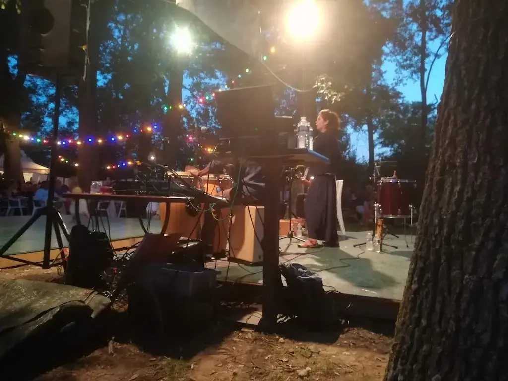 Dom G_L'Éphémère Guinguette_Lacroix-Falgarde_review