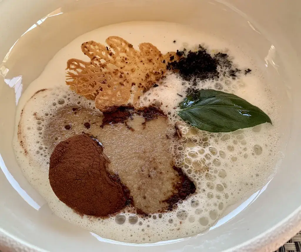 Margaret Graff _En Marge_Aureville_review