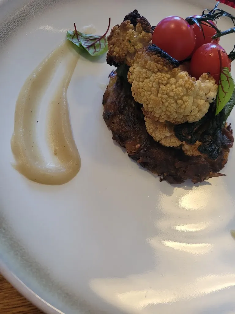 M K_La Garrigue_Kingdom_review