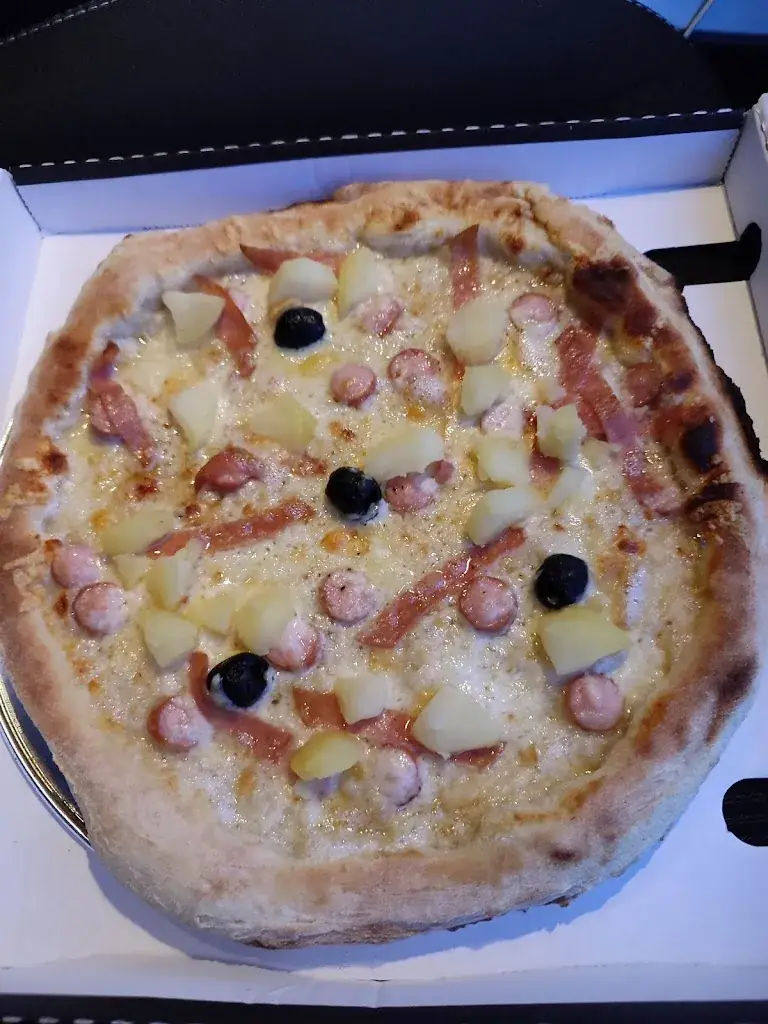 Sandra Gandin_Distributeur PIZZA Lafrançaise 24h/24 et 7j/7_Lafrançaise_review