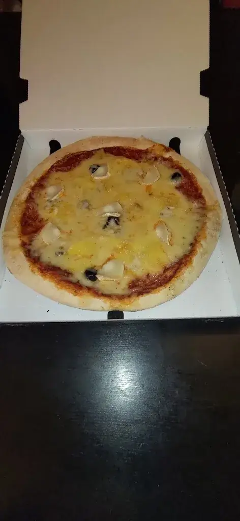 Florent Bardou_Distributeur PIZZA Lafrançaise 24h/24 et 7j/7_Lafrançaise_review