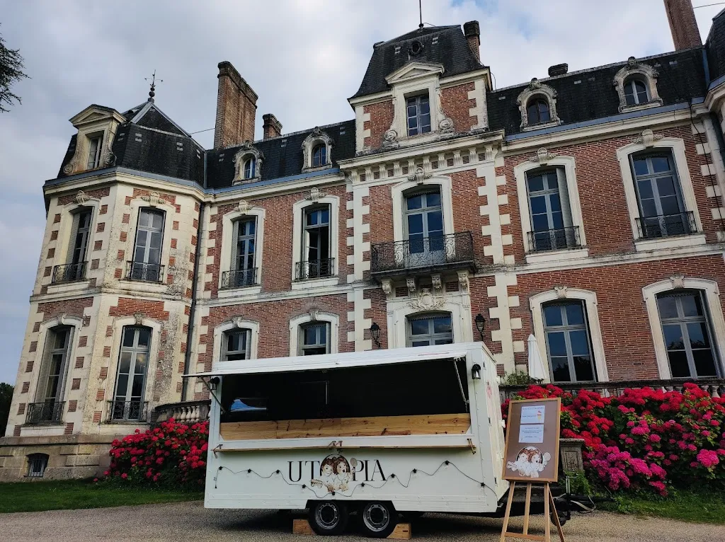 Utopia by victory restaurant in Lafrançaise