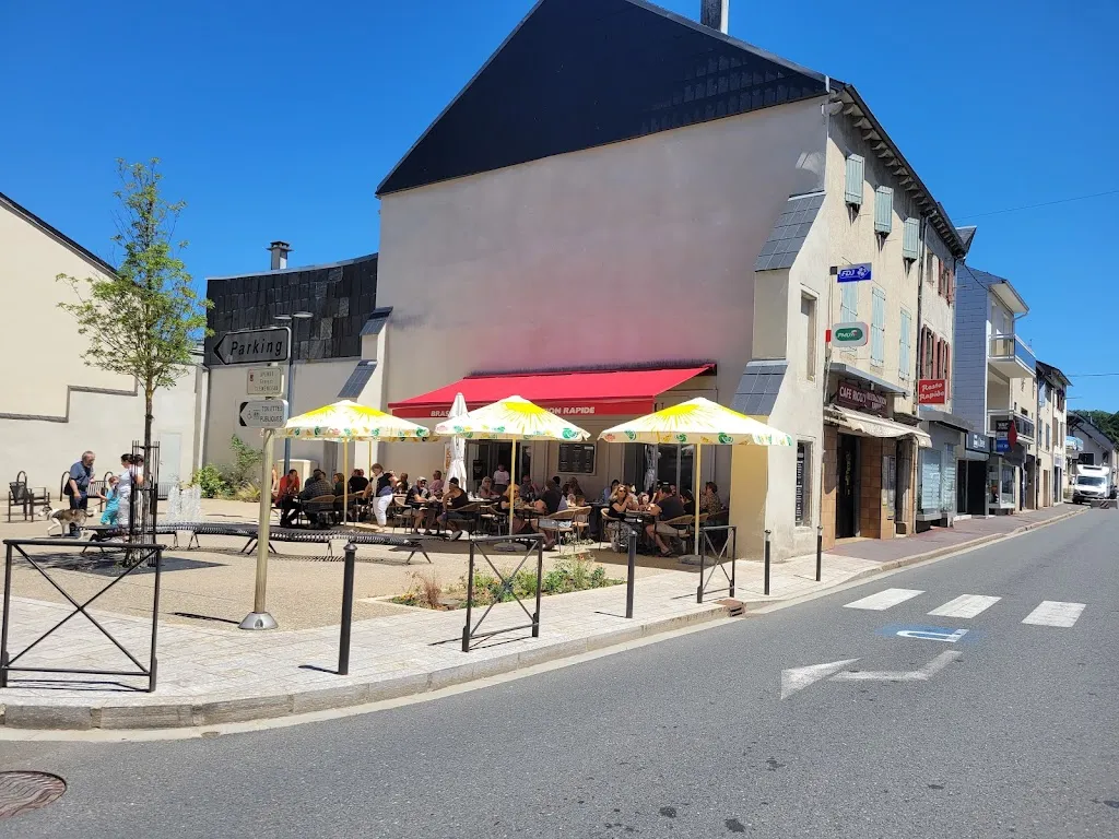 Delphine Delplace_Café Chez Ricou Sarl Grand_Lacaune_recensione