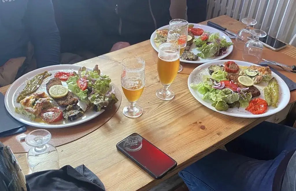 Sergio Grey_RESTAURANT Le13_Lacaune_review