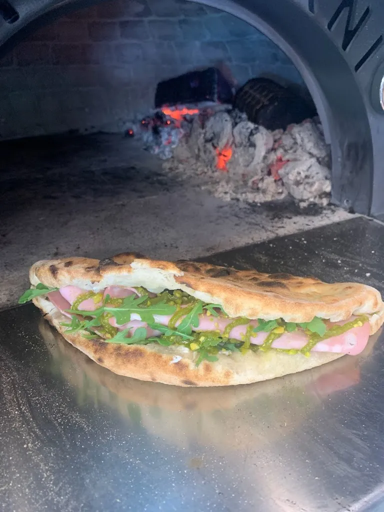 Hot'Antiques Pizza_Combret_slider_image_3