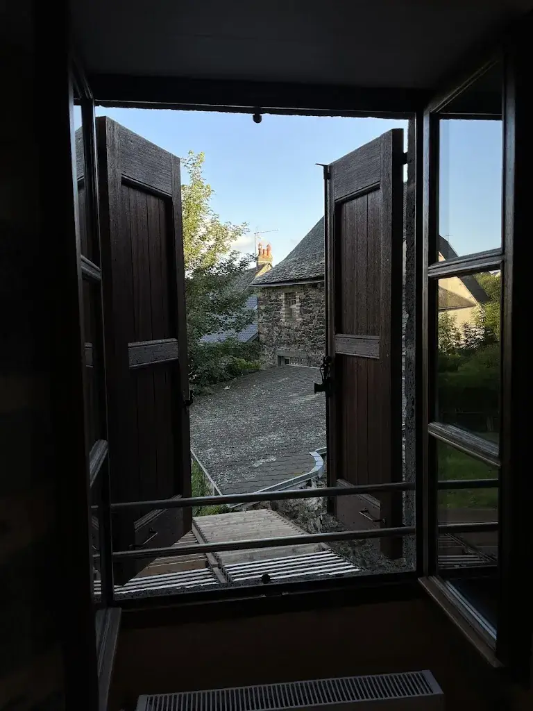 James Cannon_Hôtel Restaurant Le Bardière_Laguiole_review