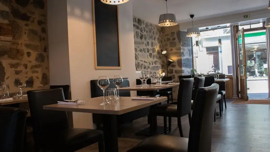 Hôtel Restaurant Le Bardière restaurant in Laguiole