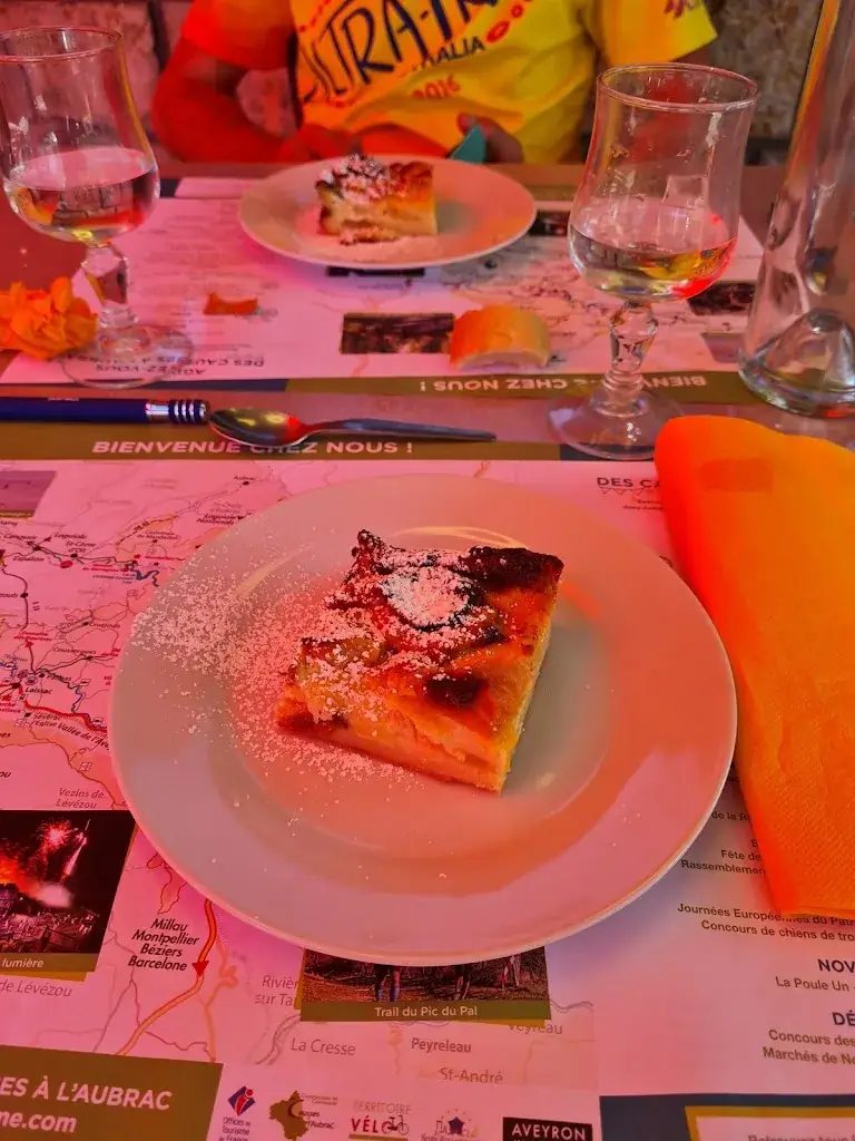 Phaedra Ravier_La Patche_l'Église_review