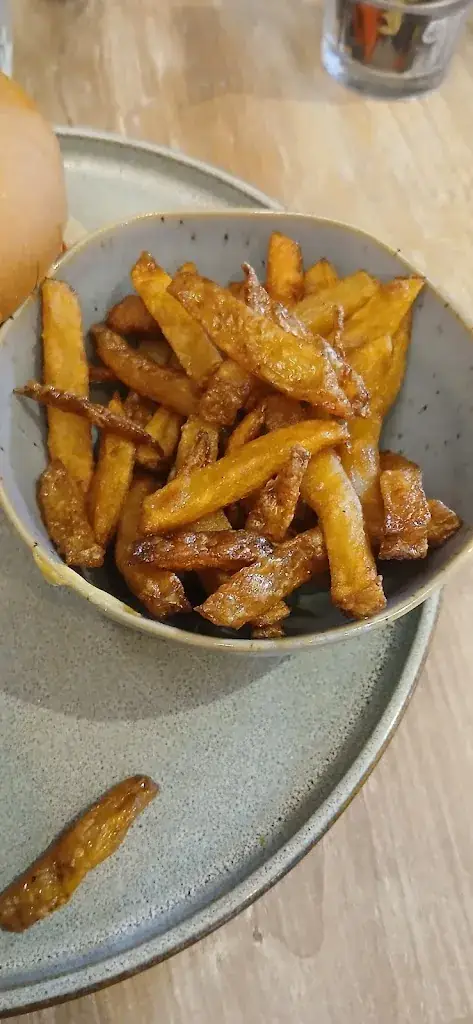 maelou973_LE PUB - Brasserie - Pizzeria_l'Église_review