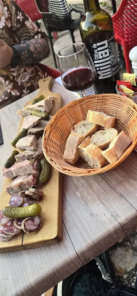 Eli et Pierre BROSSE_LE PUB - Brasserie - Pizzeria_l'Église_review