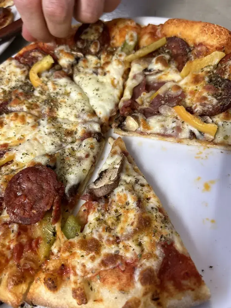 Pizzeria Le Soleil restaurant in l'Église