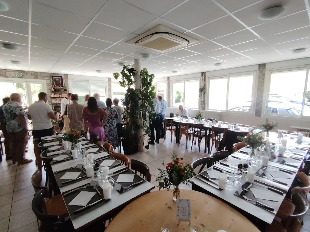 Chez Eugène_Bertholène_slider_image_2