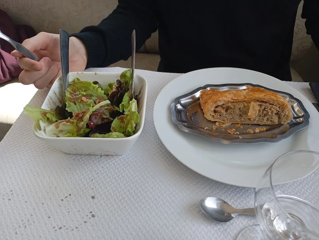 Chez Eugène_Bertholène_slider_image_3