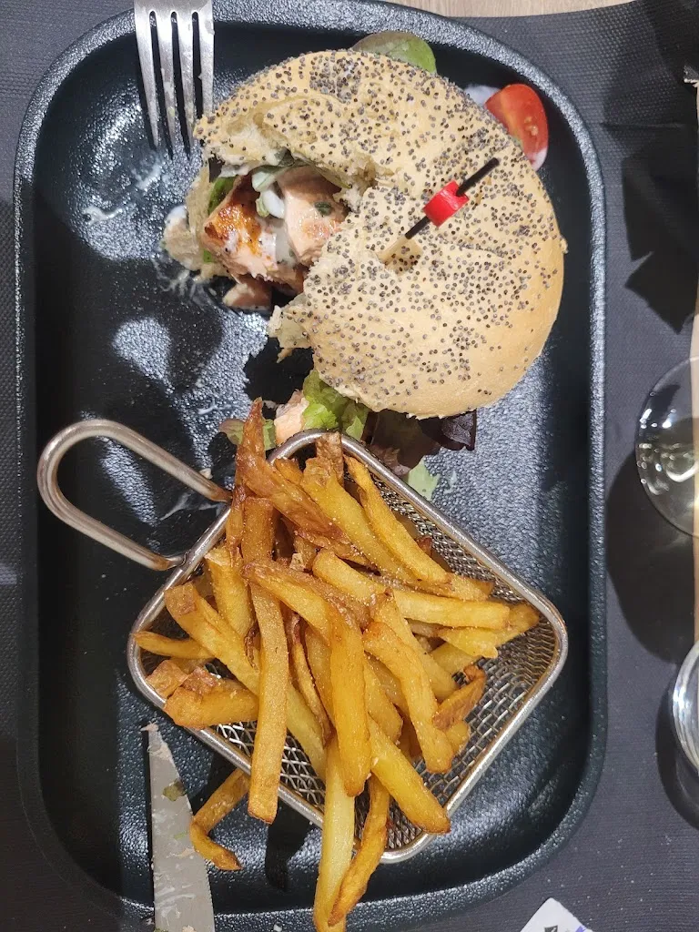 Laurence Laiho_L'ARDOISE_Lamagistère_review