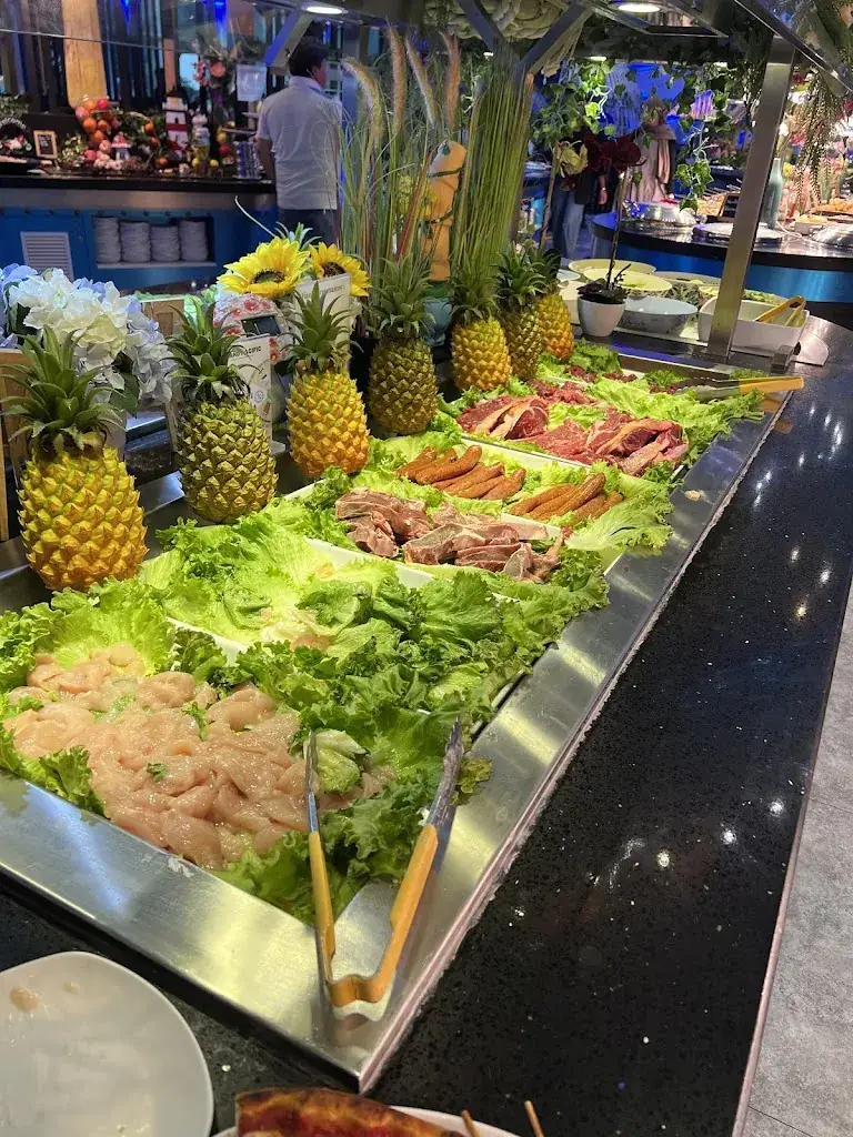 Elmira Seferi_Grand Pacific_Saint-Julien-en-Genevois_recensione