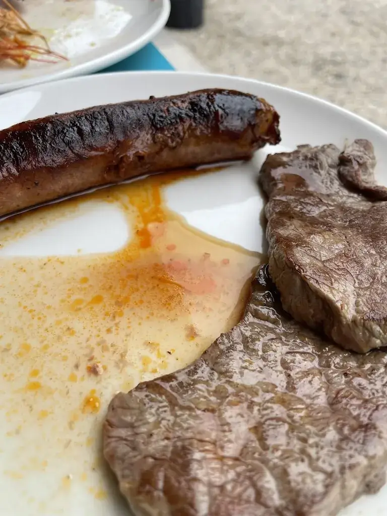 Grégory Peres_AUX BIENVENUS Epicerie Bistrot_Fontanes_review