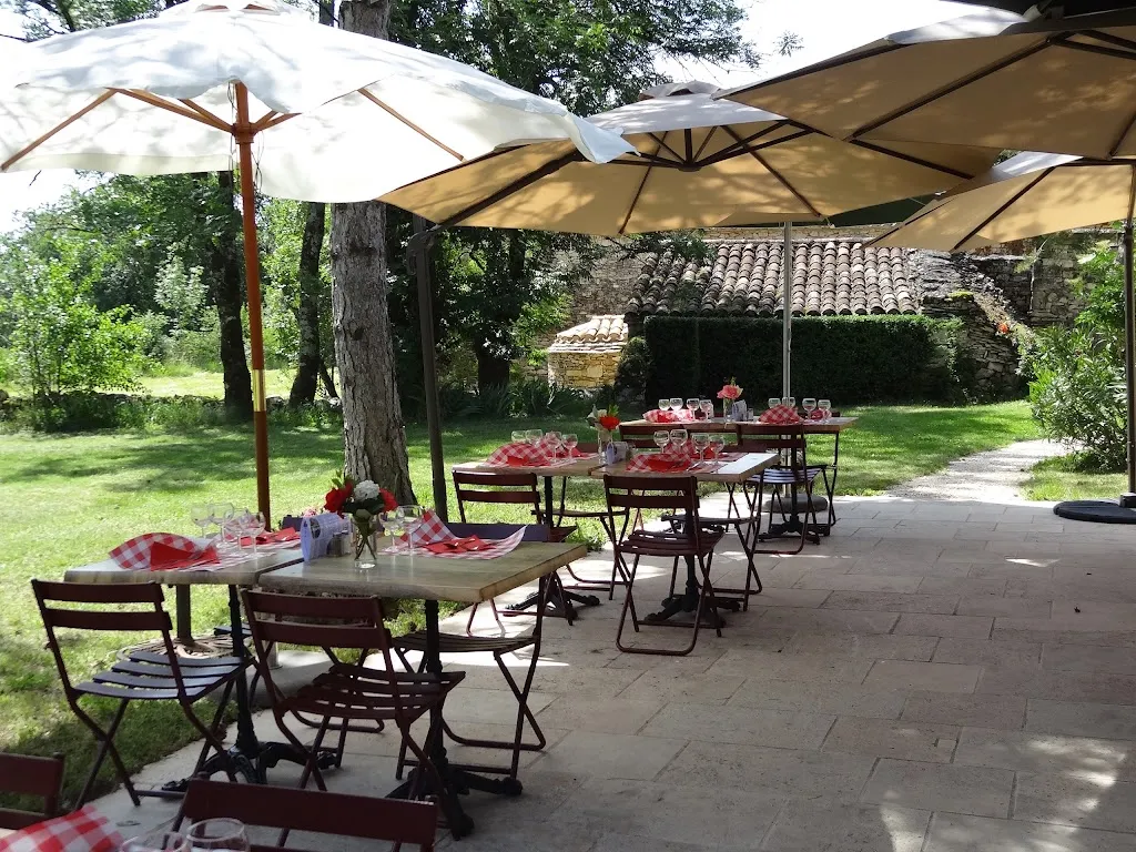 Auberge Du Mas D'aspech restaurant in Belmont-Sainte-Foi