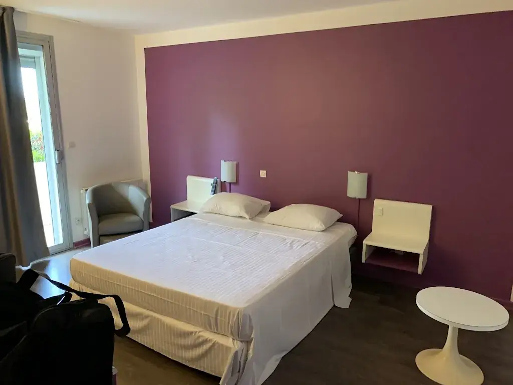 Logis Hôtel Restaurant l'Aquitaine ristorante a Lalbenque