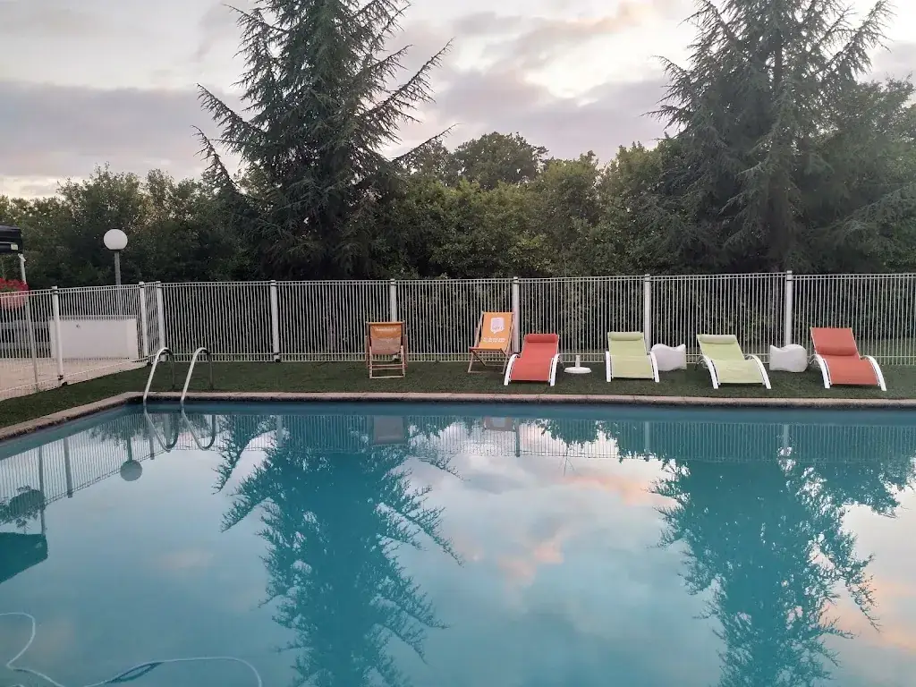 Logis Hôtel Restaurant l'Aquitaine_Lalbenque_slider_image_2