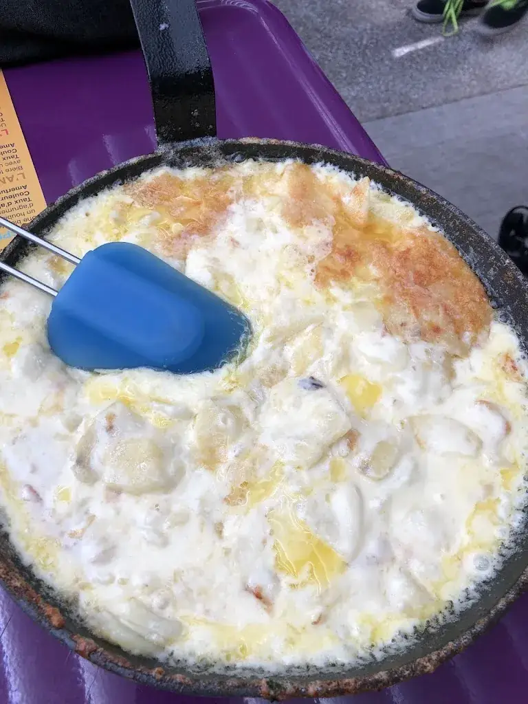 sashadirani_En attendant Louise_Ménétrol_review