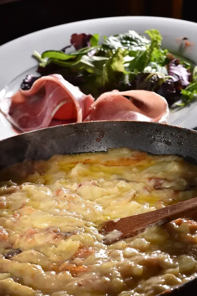 En attendant Louise_Ménétrol_slider_image_3