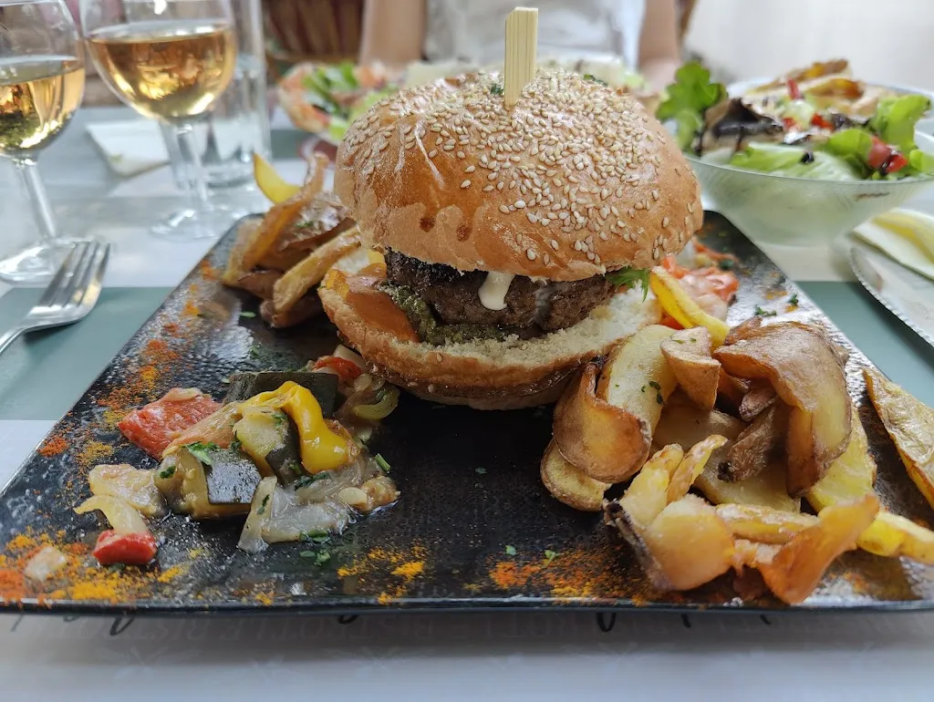 Mischa Vroegop_Le Bistrot_Laroque_review