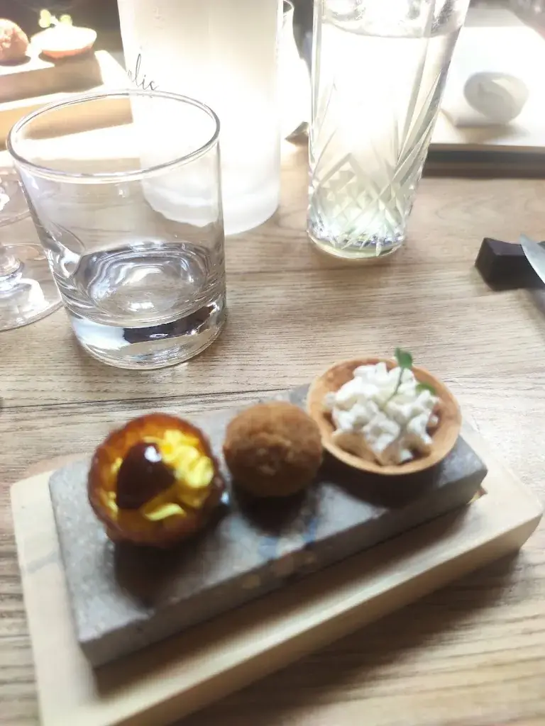 Laurence LAURET_L'oc-xalis_Lautrec_review