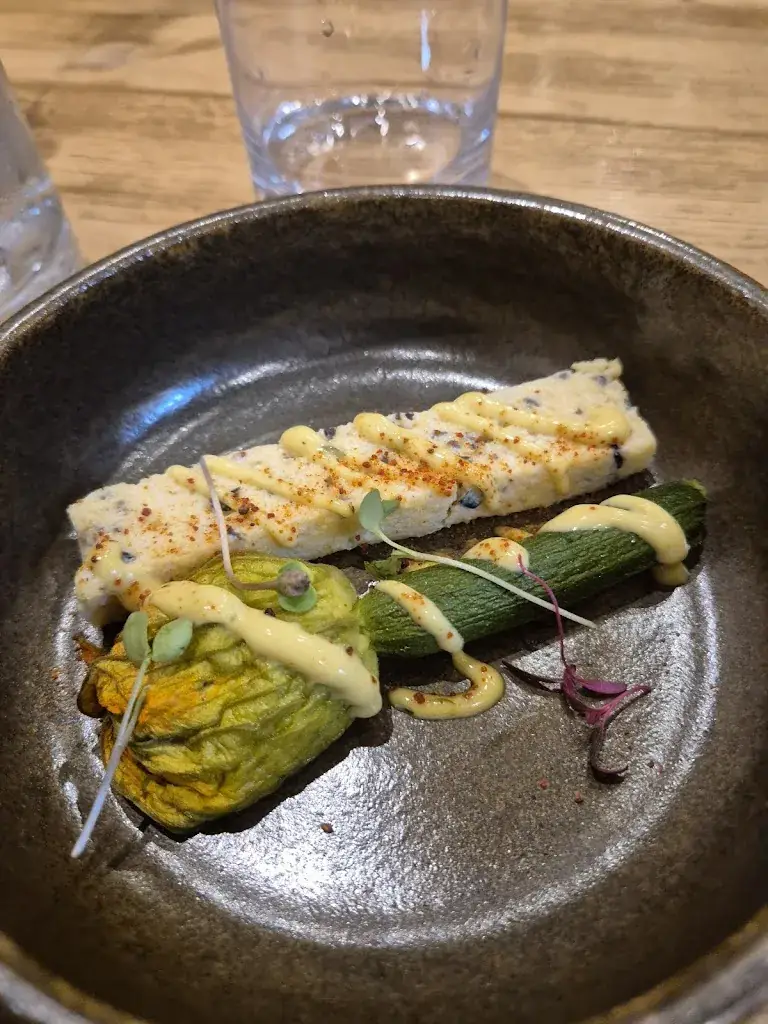 L'oc-xalis_Lautrec_slider_image_3