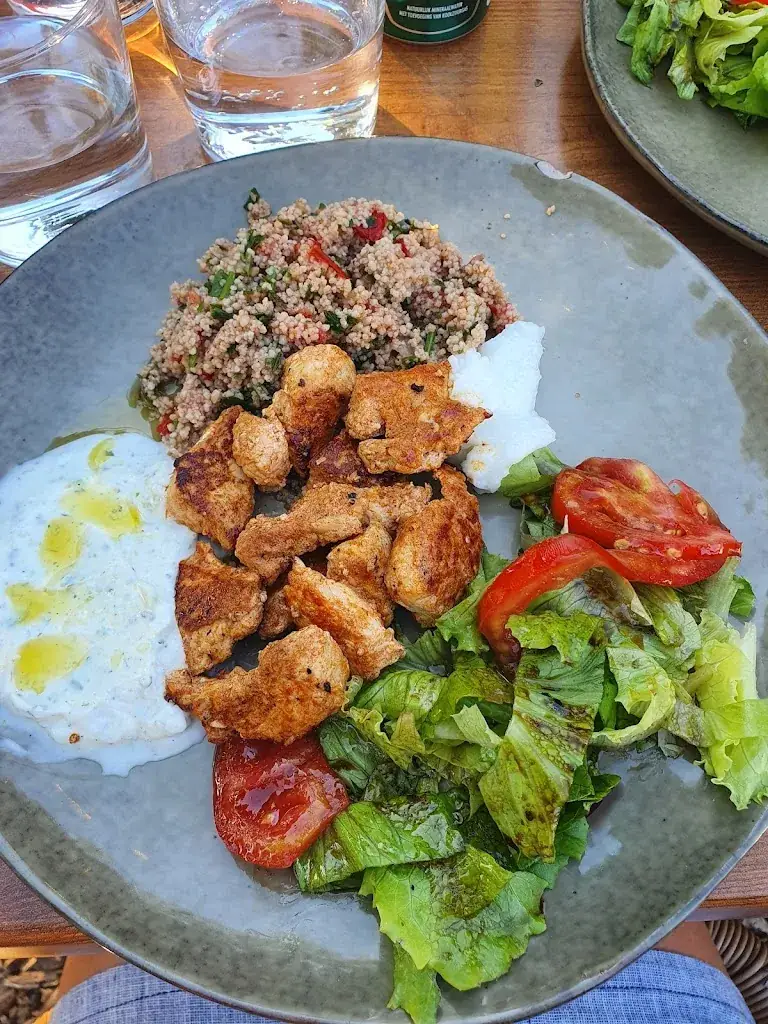 Cathy Rowan Gilmore_AFKA - Spécialités Libanaises_Lautrec_review