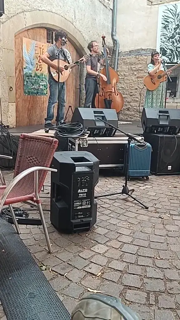 Digitechnomad_Café Plùm_Lautrec_review