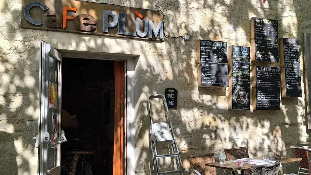 Café Plùm Restaurant in Lautrec