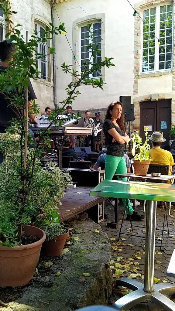 Café Plùm_Lautrec_slider_image_2