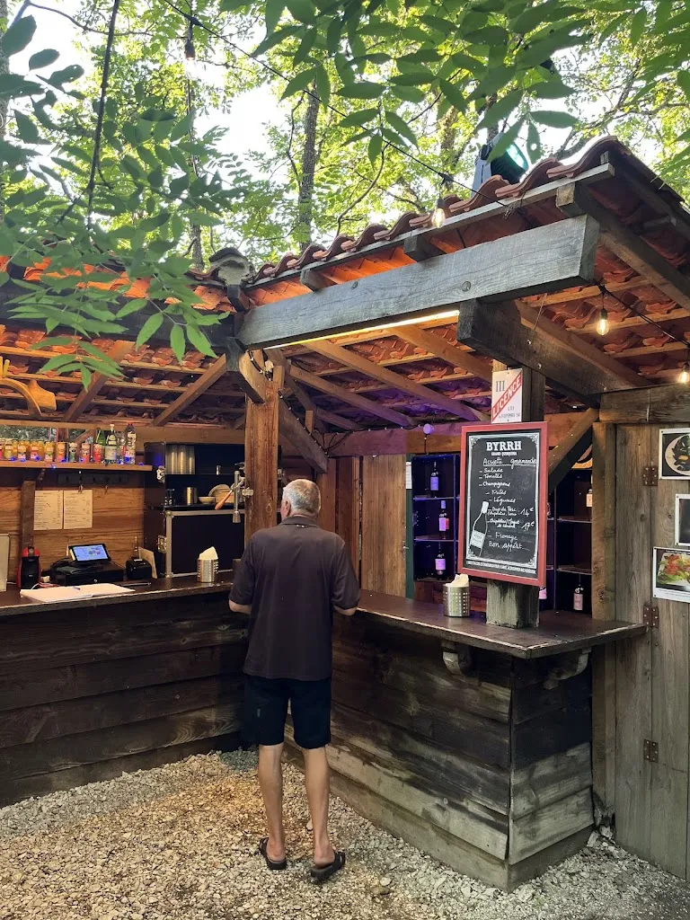 aly stebig_La Porte dans les Bois_Sainte-Juliette_review