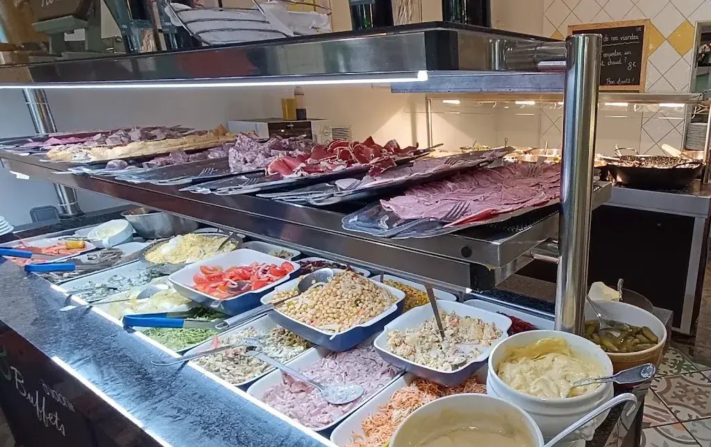 Ana Caamaño_Les 3 buffets_Lavelanet_review