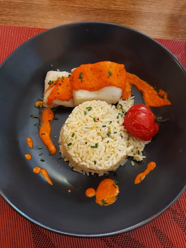 Rodrigue Adinsi_La poule rouge_Longages_review