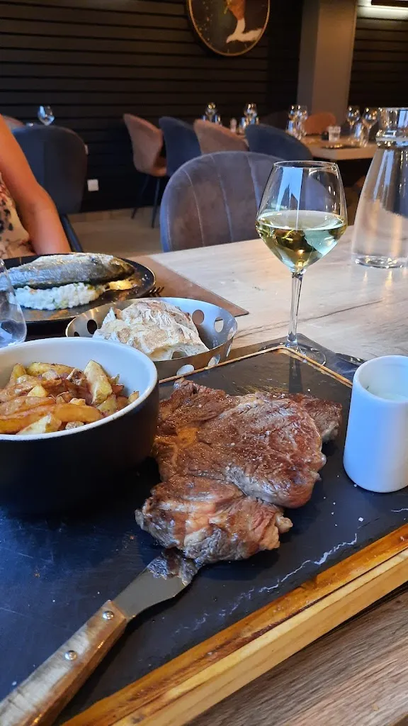 Dominique Excoffier_Le Cochon qui Louche_Marcellaz-Albanais_review