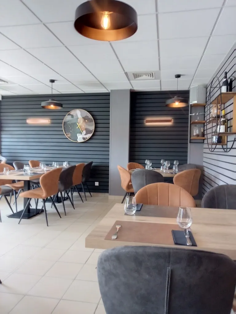 Johanna Cécile Sanchou_Le Cochon qui Louche_Marcellaz-Albanais_review