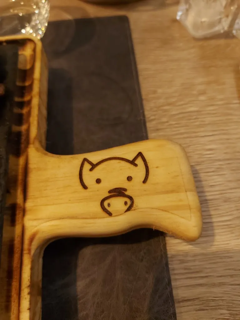 Isabelle P. 7468_Le Cochon qui Louche_Marcellaz-Albanais_review