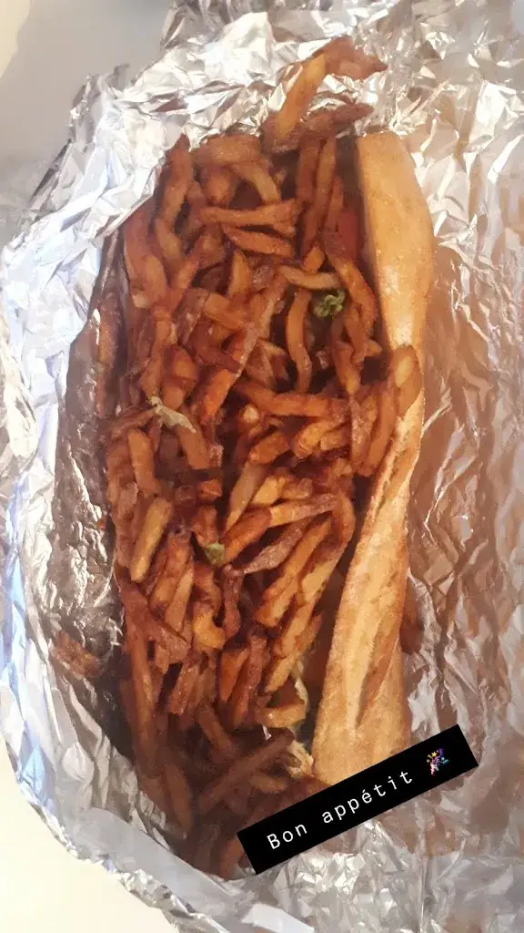 Camille Mahieu_La Frite Rit_Lavernose-Lacasse_review