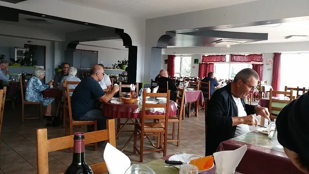 La Fermière restaurant in Mondavezan